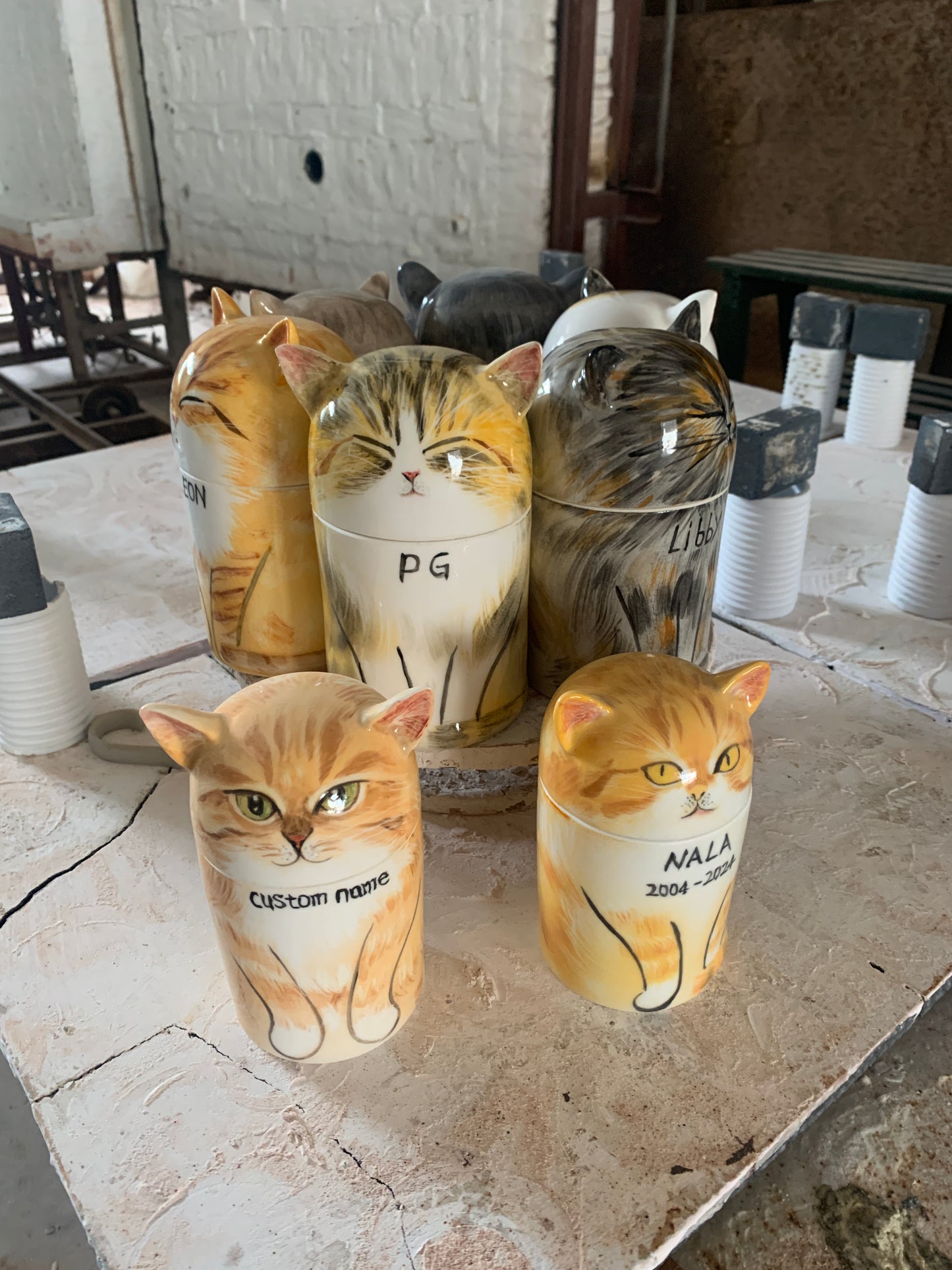 Hand-pianted Pet Urn(Cat)